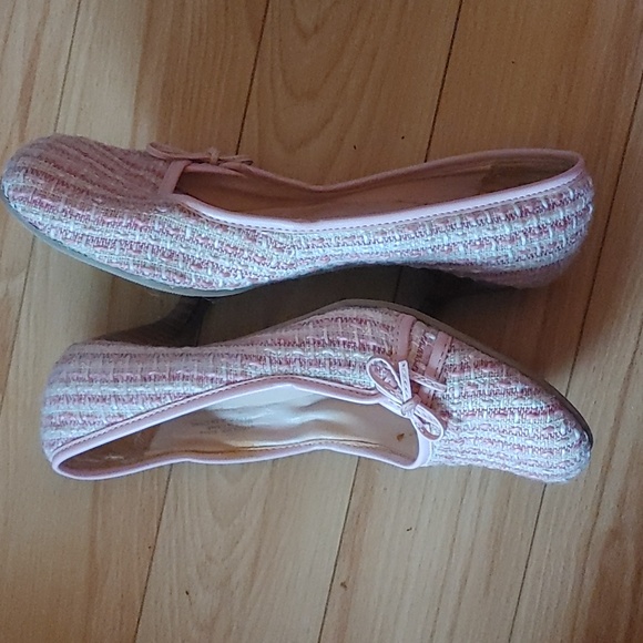 Shoes - Picture 2 of 2